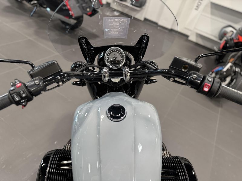 2025 BMW R 18 CLASSICImage 3