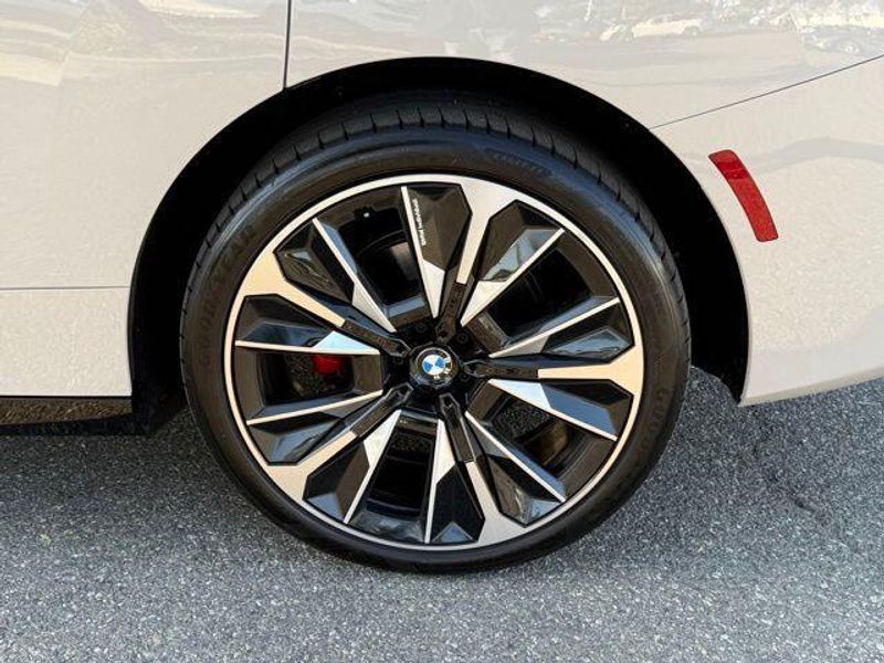 Used 2026 BMW iX xDrive60Image 15