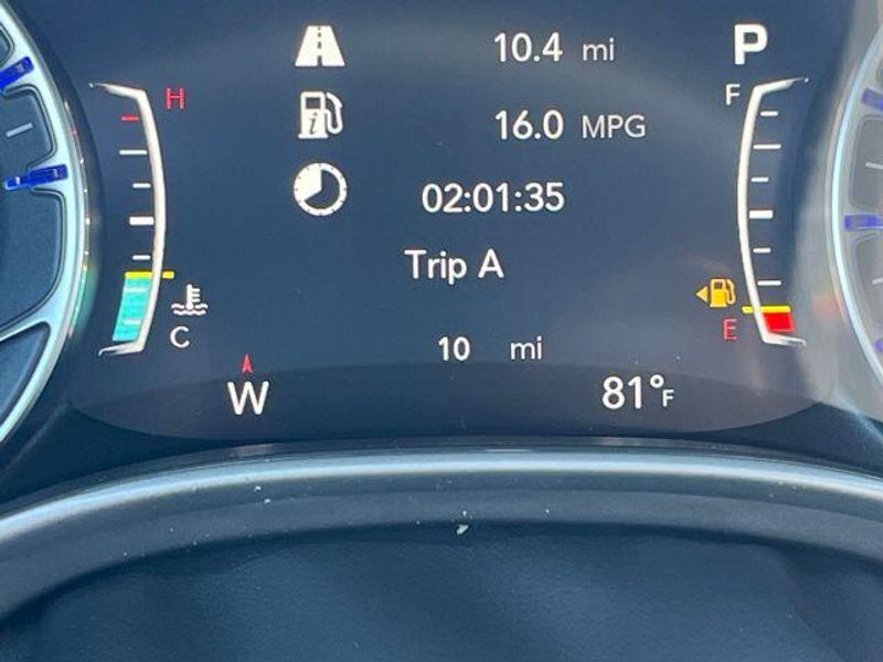 2026 Chrysler Voyager Lx