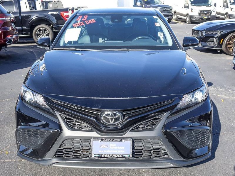 2023 Toyota Camry SE photo 4