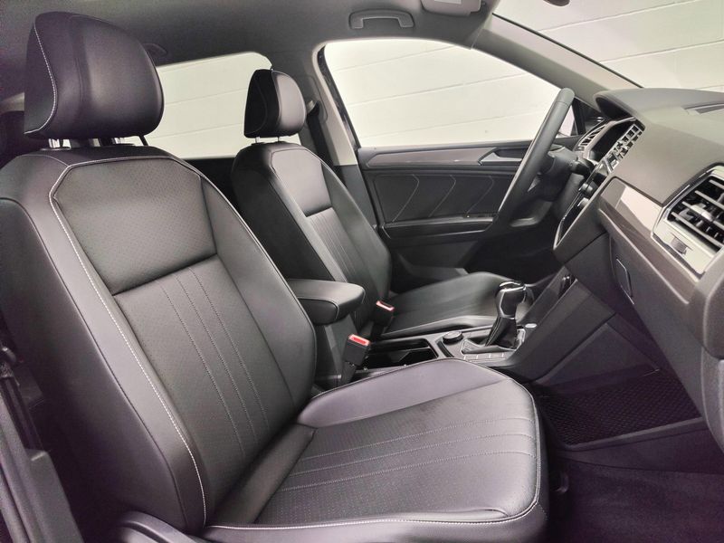 Used 2022 Volkswagen Tiguan SE 4-Motion AWDImage 5