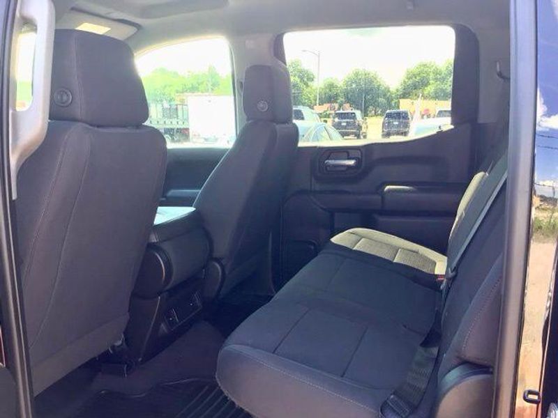 Used 2022 Chevrolet Silverado 1500 LTD CustomImage 12
