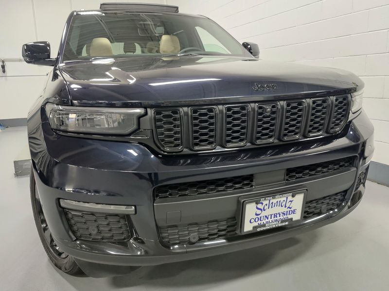 2024 Jeep Grand Cherokee L Limited Black 4x4 w/Suroof/Lux Tech IIImage 2