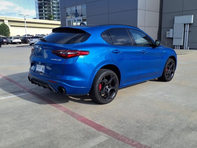 Used 2022 Alfa Romeo Stelvio VeloceImage 12
