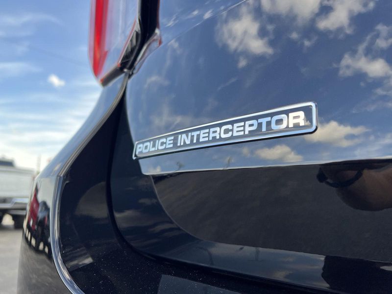 2025 Ford Explorer photo 3