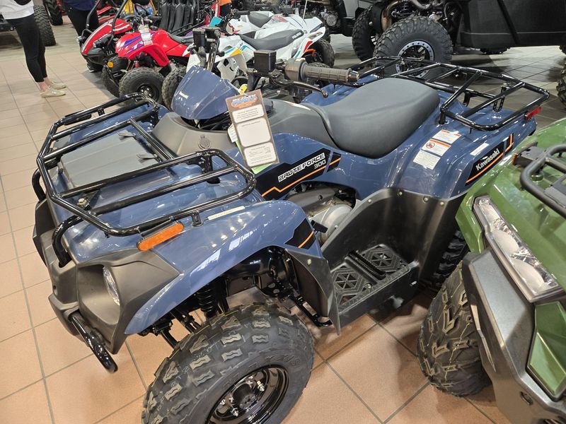 2025 Kawasaki BRUTE FORCE 300 GRAYISH BLUEImage 3