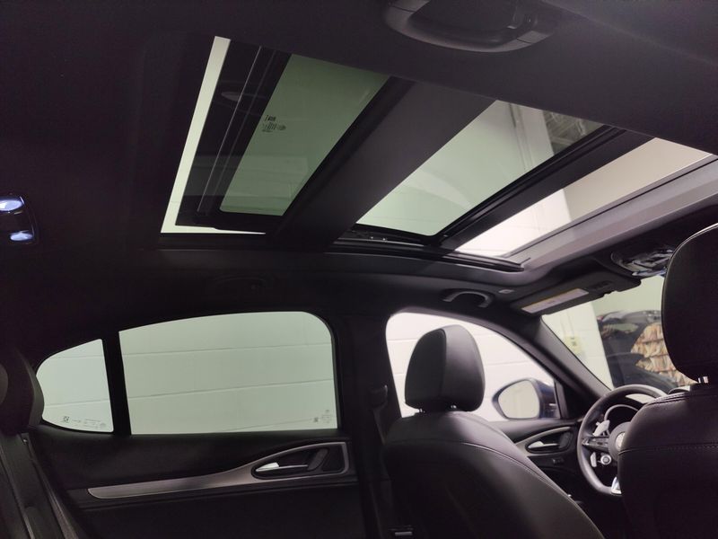 New 2025 Alfa Romeo Stelvio AwdImage 6