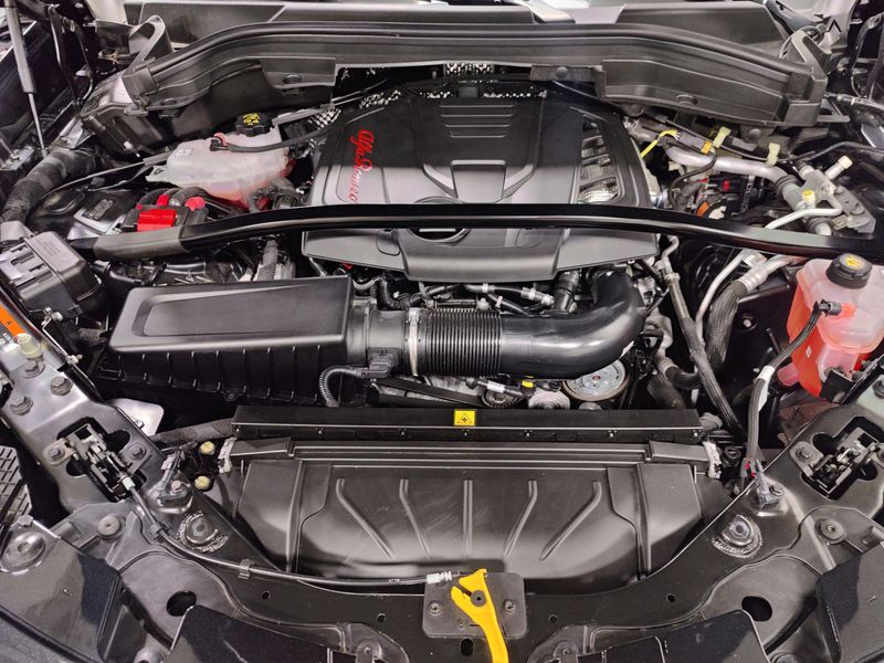 2024 Alfa Romeo Stelvio Veloce AWD w/Activ AsstImage 36