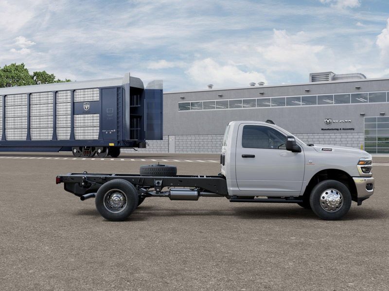 New 2025 RAM 3500 Tradesman Chassis Regular Cab 4x2 84' Ca