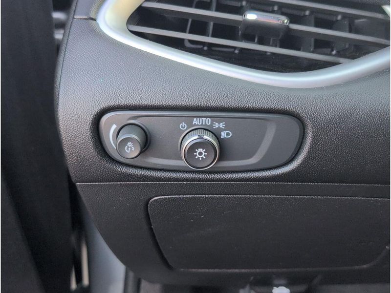 Used 2024 Chevrolet Malibu LTImage 27