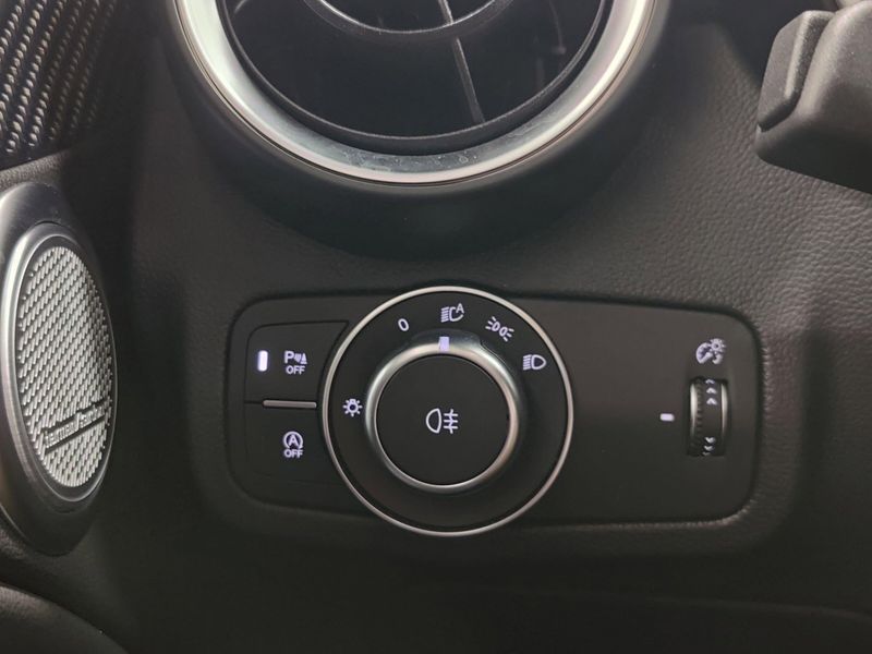 2023 Alfa Romeo Stelvio Quadrifoglio AWD w/Sunroof/ActivImage 31