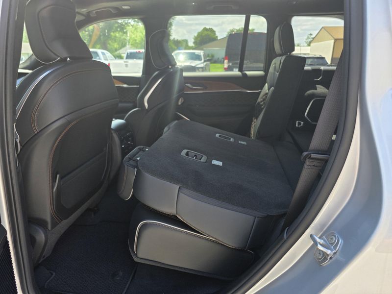 Used 2023 Jeep Grand Cherokee 4xe Summit ReserveImage 13
