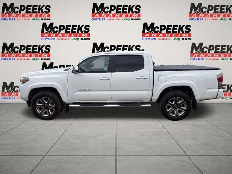Used 2017 Toyota Tacoma LimitedImage 2