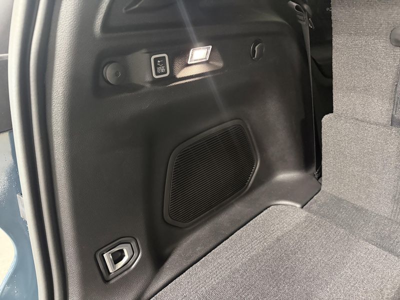 New 2026 Jeep Grand Cherokee L Limited 4x4Image 8