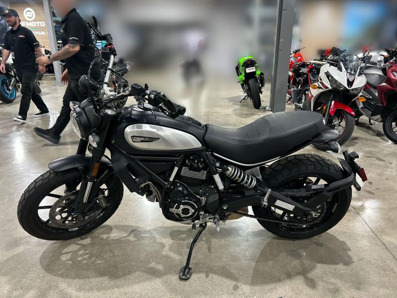 Used 2023 Ducati SCRAMBLER 800 ICON DARK Image 21