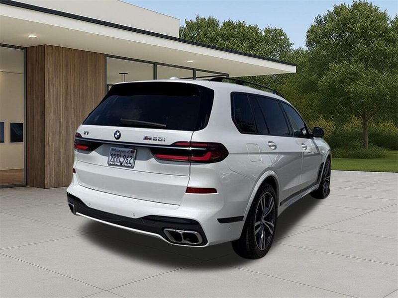 Used 2025 BMW X7 M60iImage 6