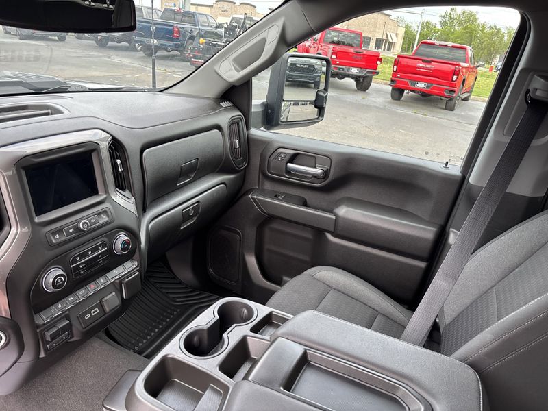 Used 2024 Chevrolet Silverado 2500HD CustomImage 22