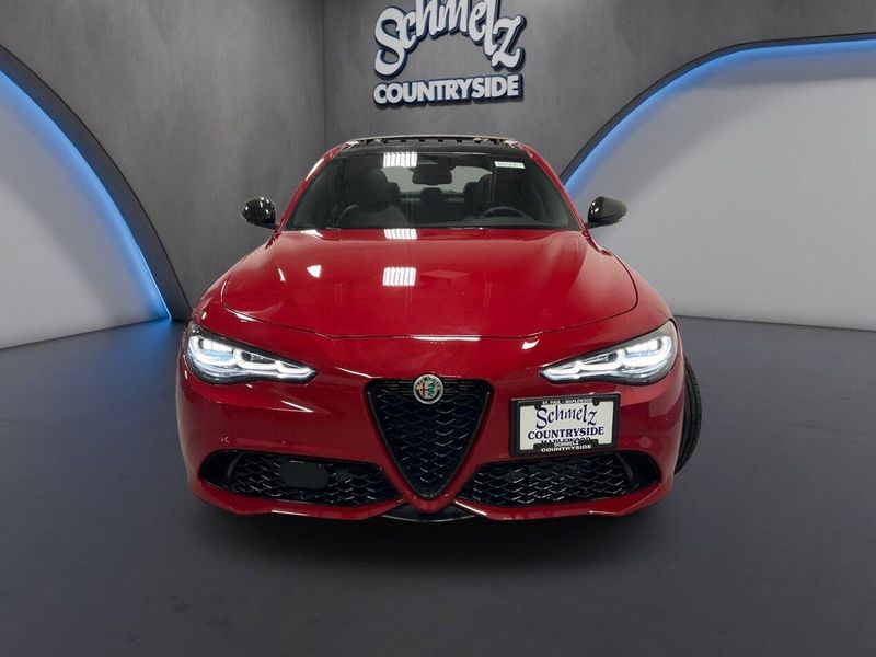 New 2025 Alfa Romeo Giulia AwdImage 8