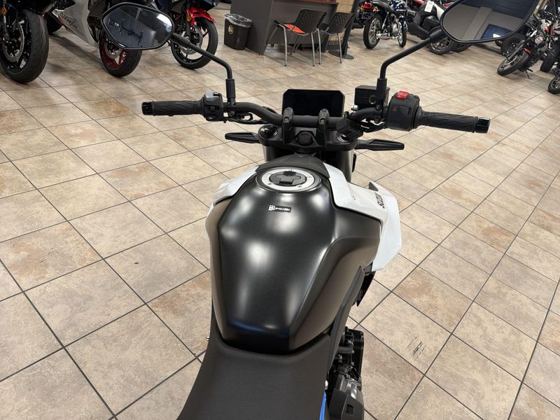 Used 2023 Suzuki GSX-8S Image 21