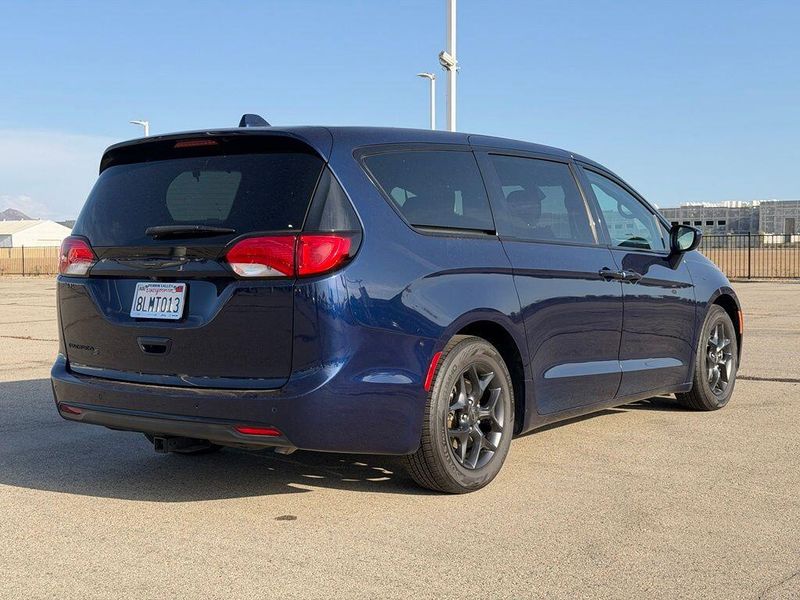 Used 2019 Chrysler Pacifica Touring PlusImage 8