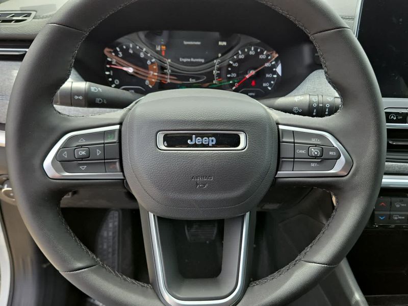 2024 Jeep Compass Latitude 4x4Image 16