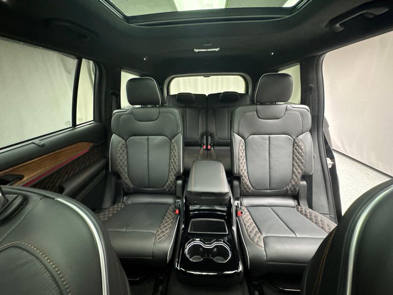 2025 Jeep Grand Cherokee L Summit Reserve 4x4Image 18