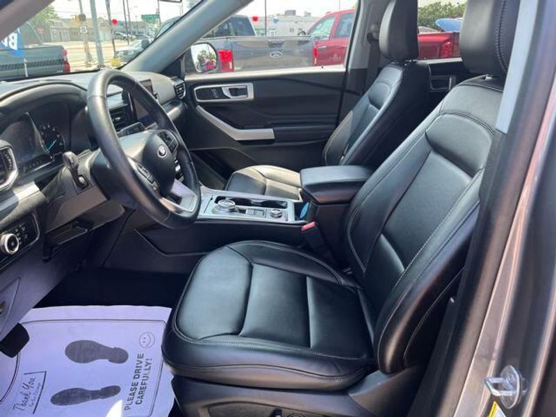 Used 2024 Ford Explorer XLT