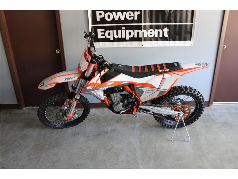 2018 KTM SX 450 F in a Orange exterior color. New England Powersports 978 338-8990 pixelmotiondemo.com 