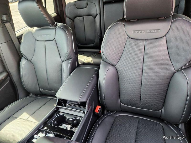 New 2025 Jeep Grand Cherokee Overland 4x4Image 21