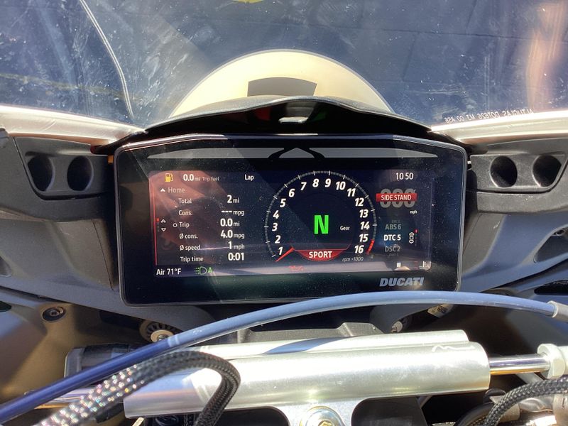 New 2025 Ducati Panigale V4 