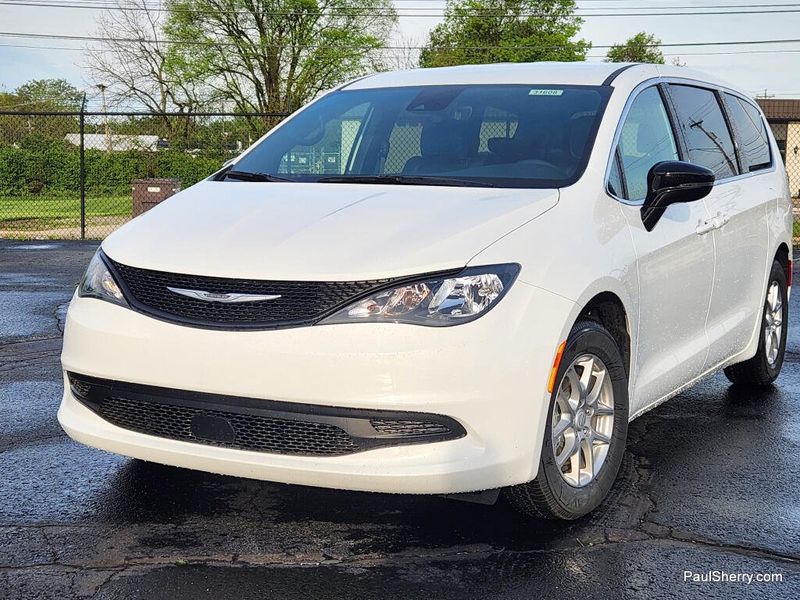 New 2026 Chrysler Voyager Lx
