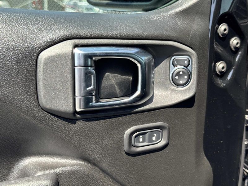 New 2026 Jeep Gladiator Sport S 4x4