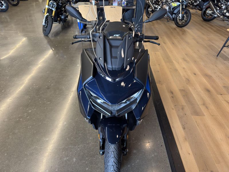 2024 BMW C 400 GT - IMPERIAL BLUE METALLIC 