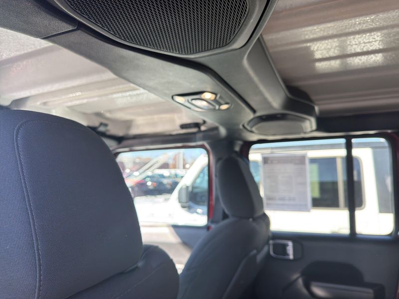 Used 2021 Jeep Wrangler Unlimited RubiconImage 17
