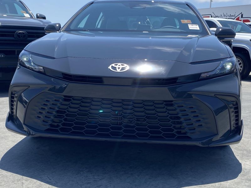 New 2025 Toyota Camry SEImage 7