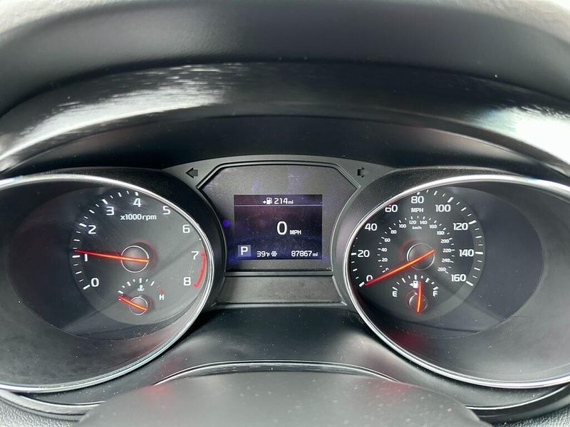 2021 Kia Sedona LXImage 28