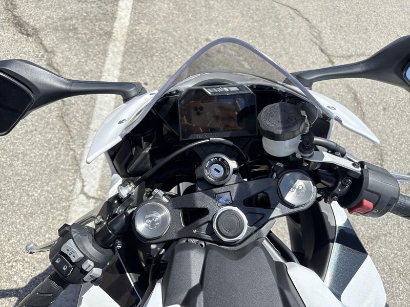 New 2027 Honda CBR1000RR Image 16