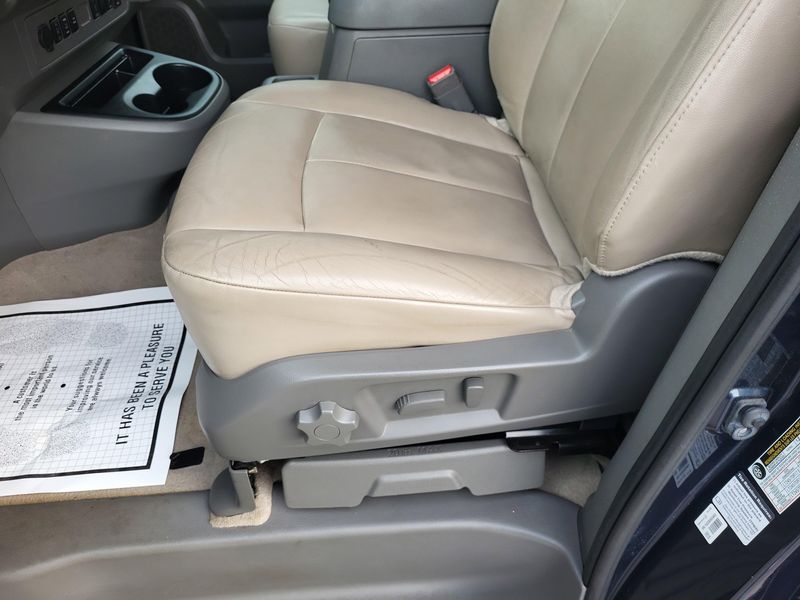 2017 Nissan NV3500 photo 4