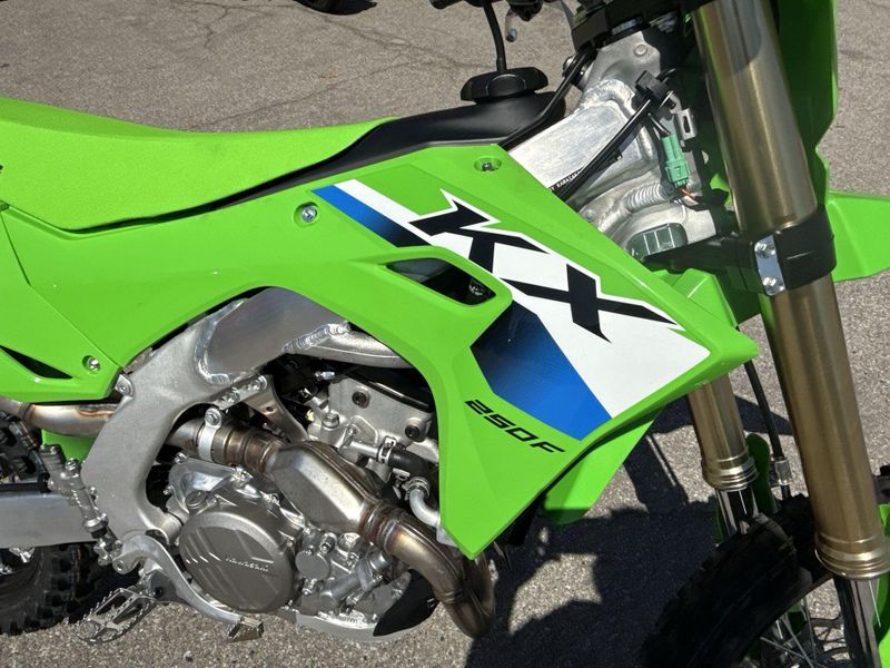 New 2027 Kawasaki KX250F Image 13