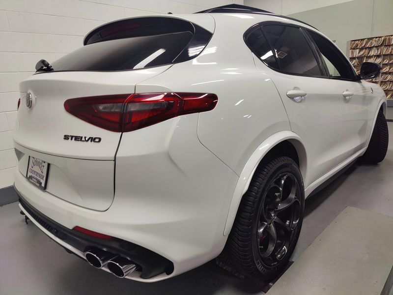 Used 2019 Alfa Romeo Stelvio Nero Quadrifoglio AWD w/SunroofImage 16