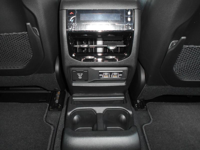 2025 Jeep Grand Cherokee L Limited 4x4Image 24