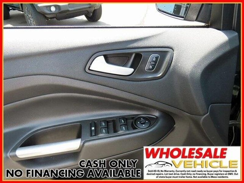 2017 Ford Escape SEImage 12