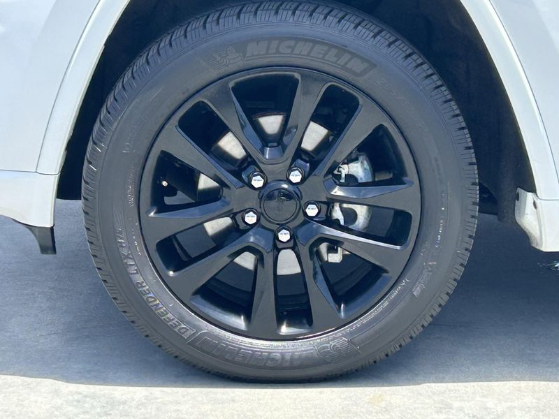 Used 2018 Jeep Grand Cherokee AltitudeImage 8