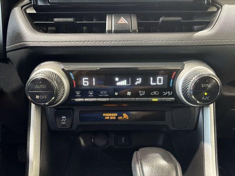 Used 2022 Toyota RAV4 Hybrid LEImage 19