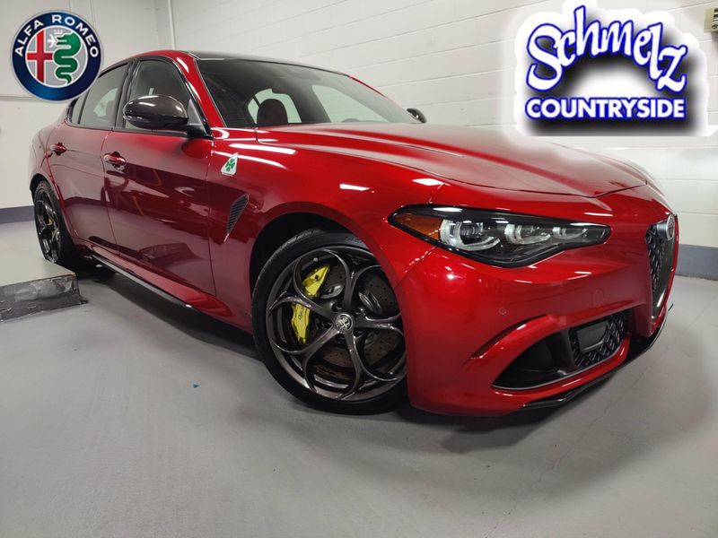 Used 2024 Alfa Romeo Giulia Quadrifoglio Carbon w/Activ Asst PlusImage 1