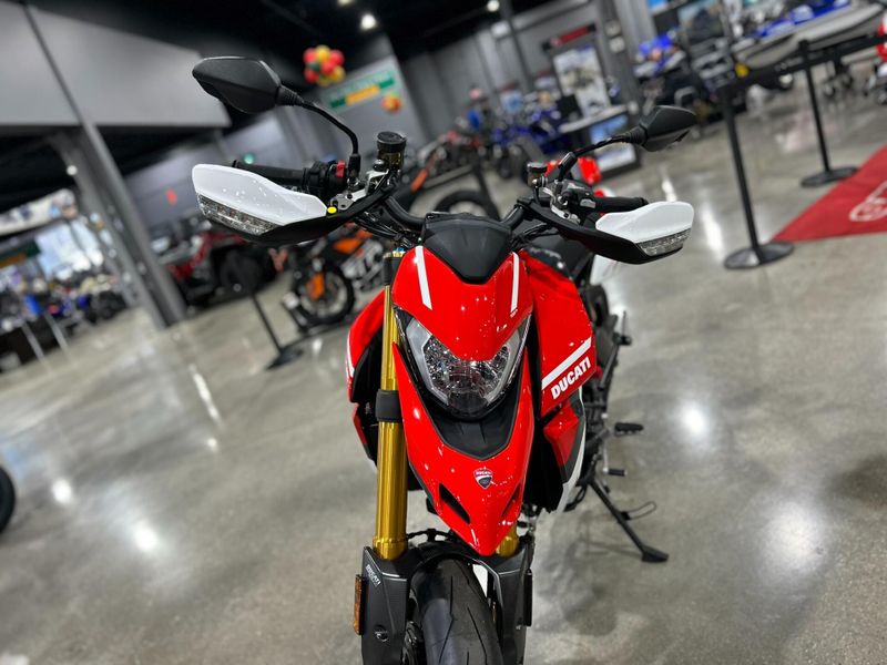 New 2025 Ducati HYPERMOTARD 950 SP Image 30