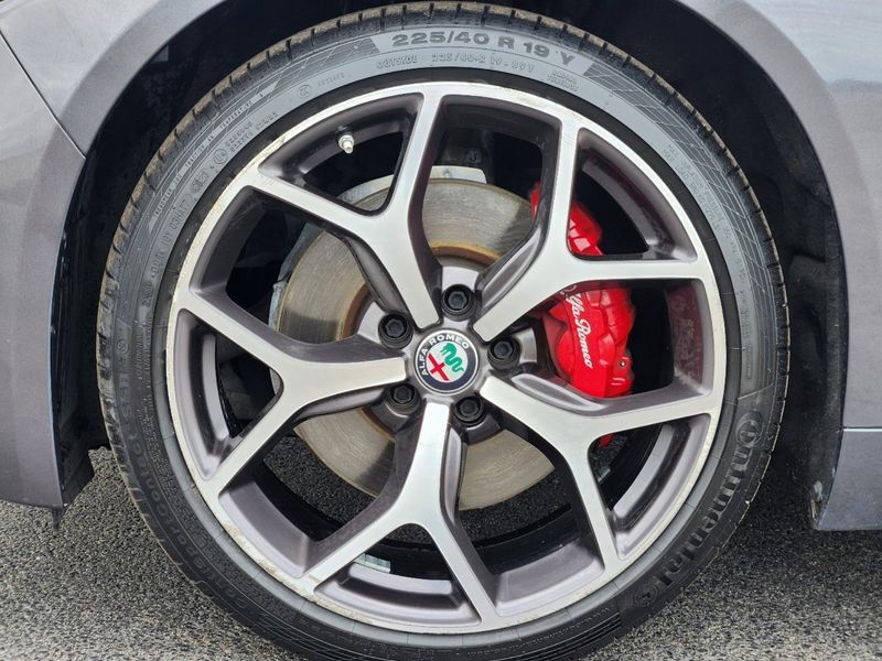 2021 Alfa Romeo Giulia TIImage 7