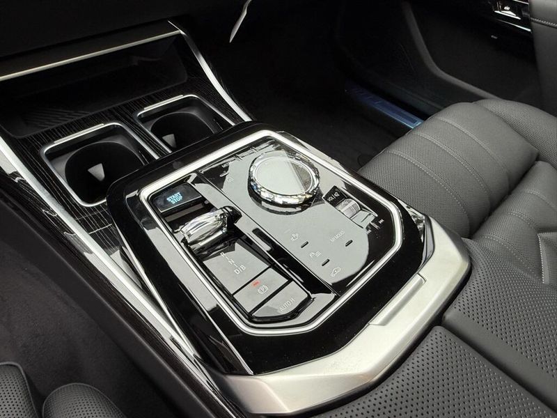 2025 BMW i7 eDrive50Image 24