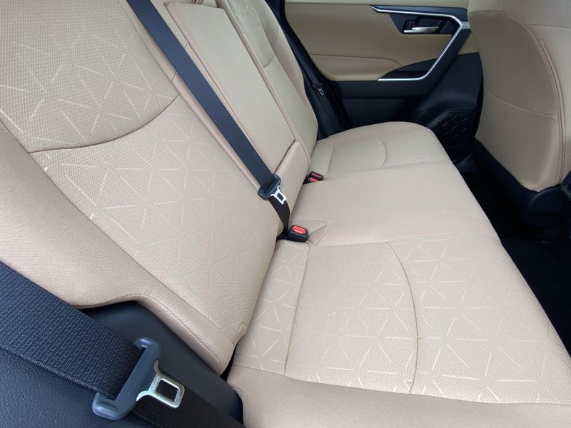 2025 Toyota RAV4 XLEImage 12