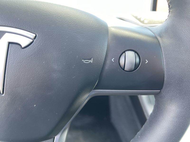 Used 2023 Tesla Model 3 PerformanceImage 11